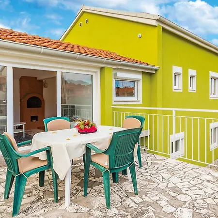 Amazing In With 5 Bedrooms, Wifi&outdoor Swimming Pool Vakantiehuis *