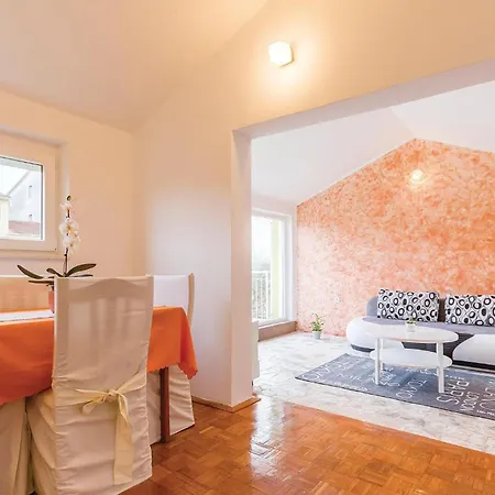 5 Bedroom Awesome In * بولا