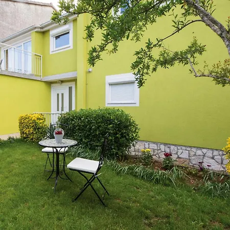 بيت للعطل 5 Bedroom Awesome In بولا