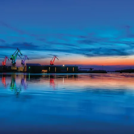 Hébergement de vacances 5 Bedroom Awesome In *