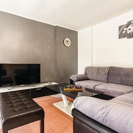 5 Bedroom Cozy In