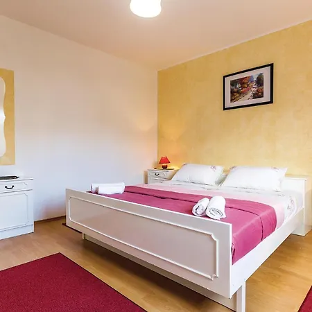 펜션 5 Bedroom Cozy In *