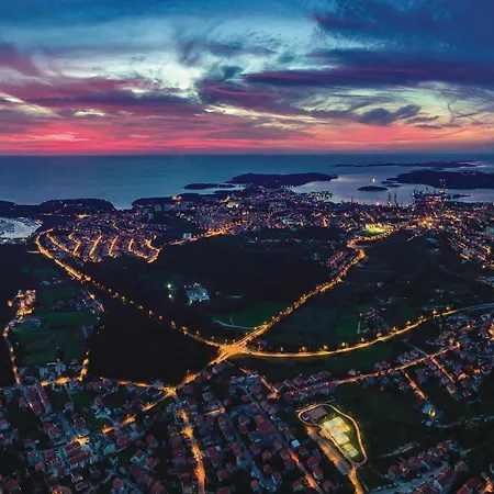 5 Bedroom Awesome In Semesterbostad